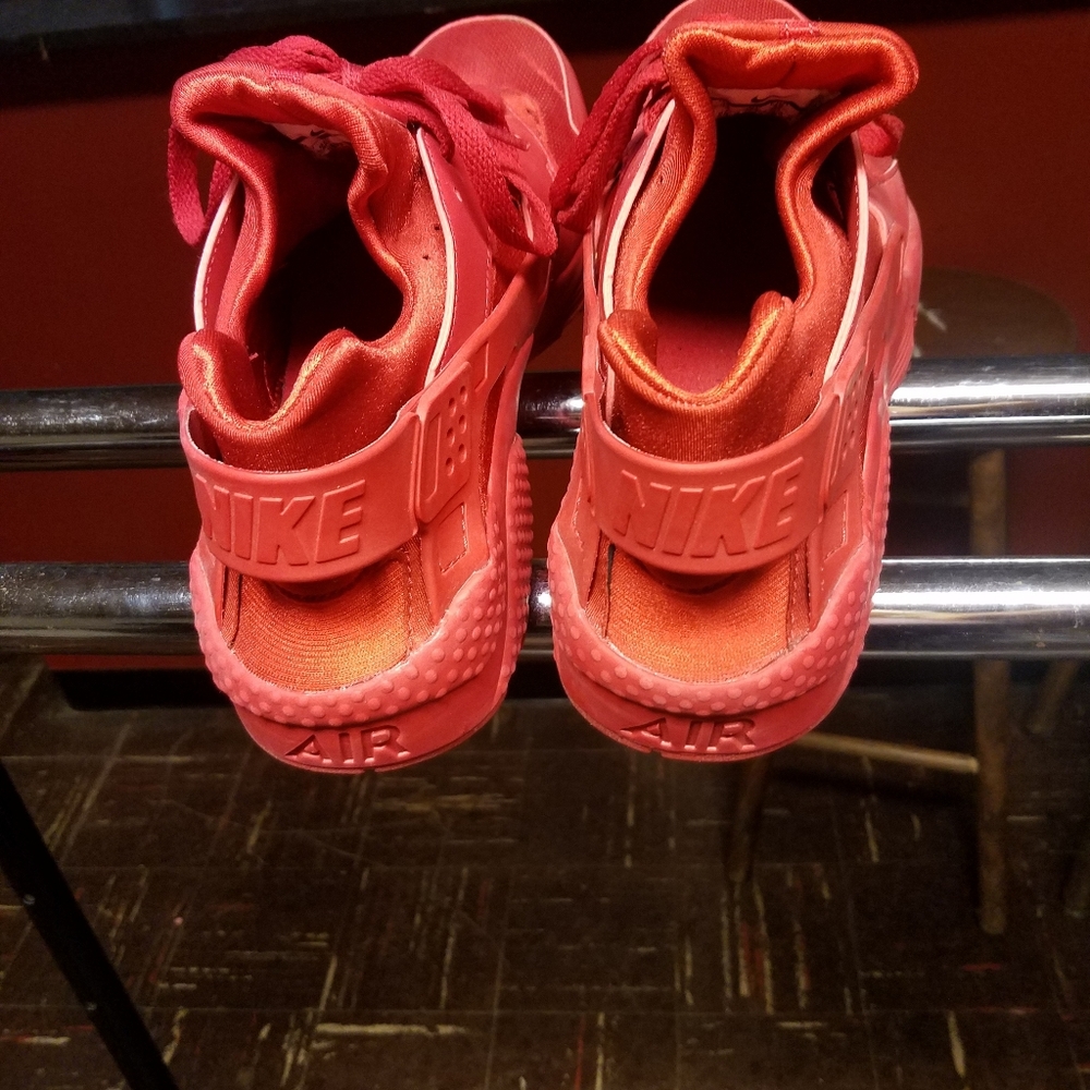 Nike Air Huarache Triple Red - Size 12 Men.